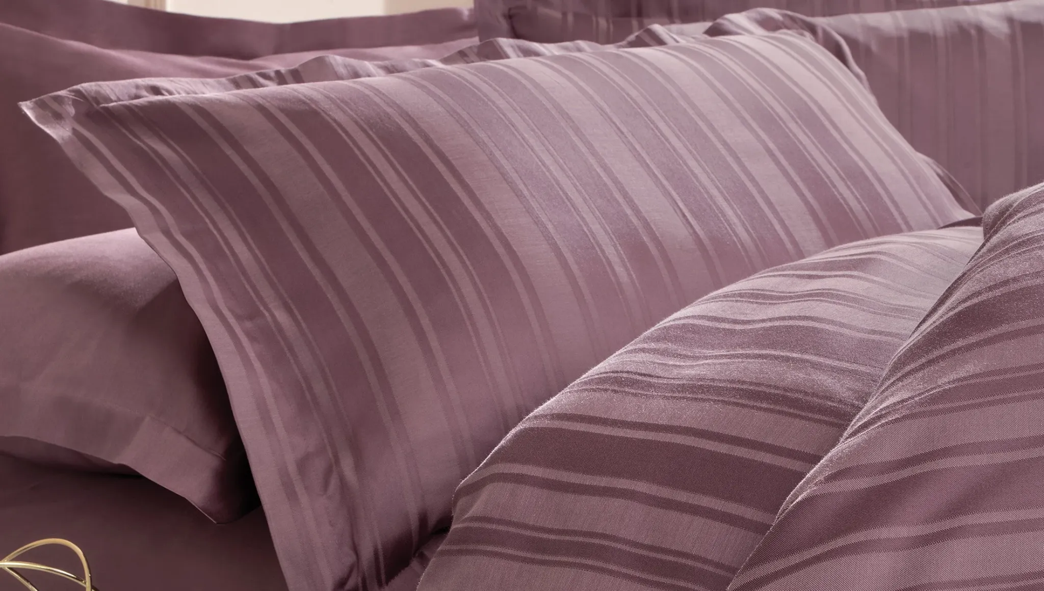 Satino patalynės komplektas PLUM - Yatas Bedding